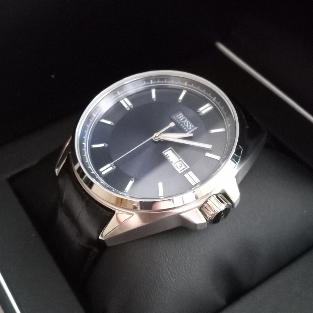 Hugo Boss Men's Classic Blue Dial Leather Strap Stainless Steel Watch - 1512877